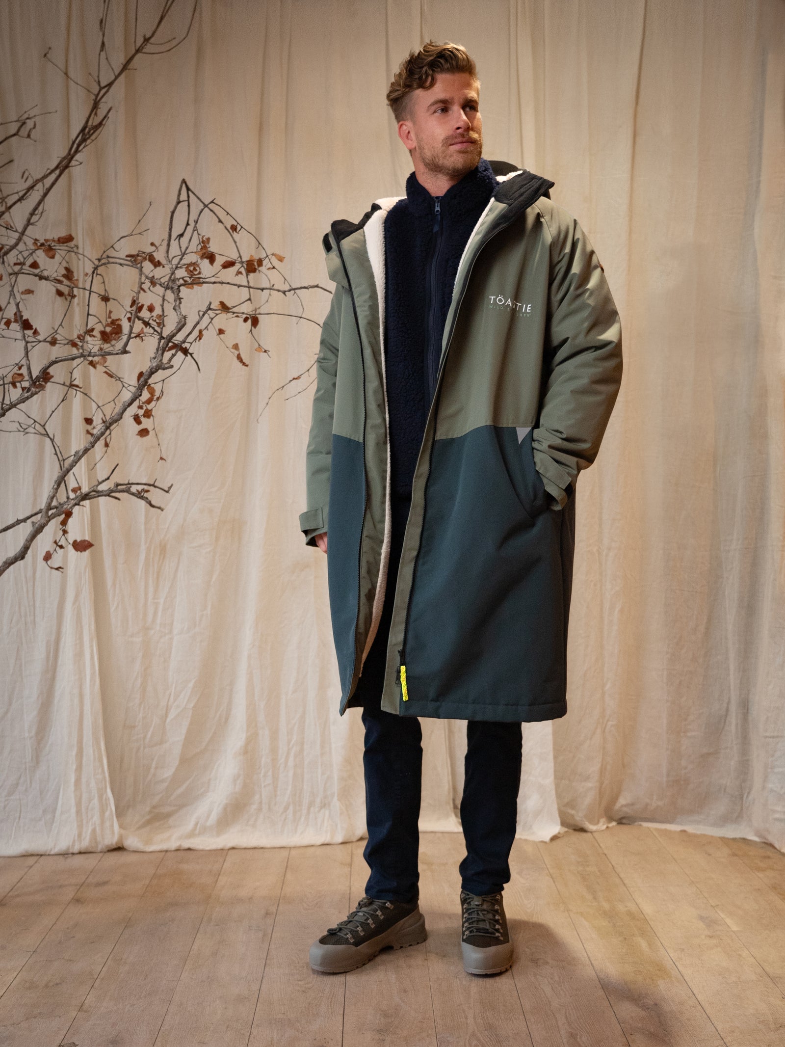 Adult Waterproof Changing Robe | Antique Olive