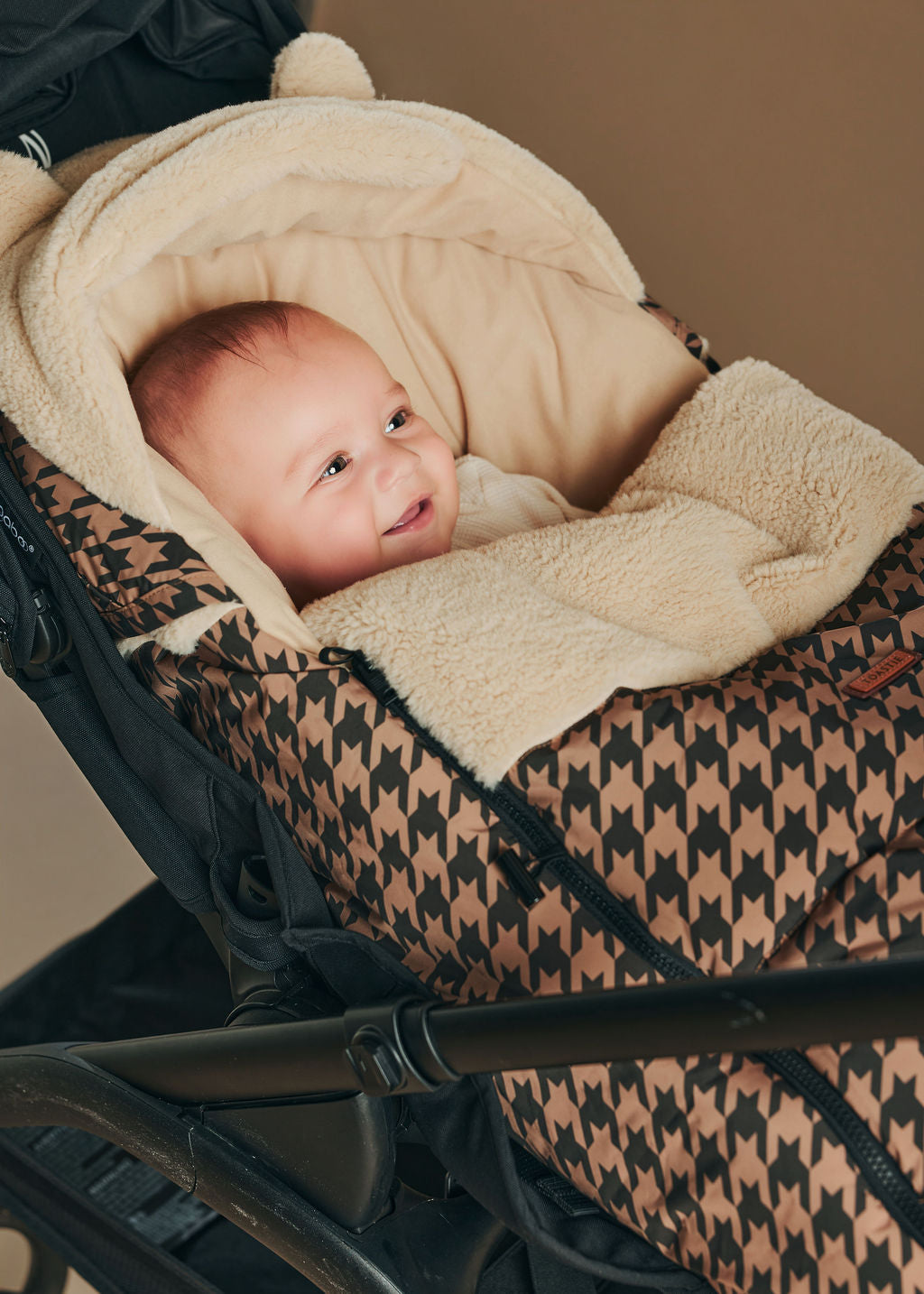 Pram Footmuff | Toffee Houndstooth