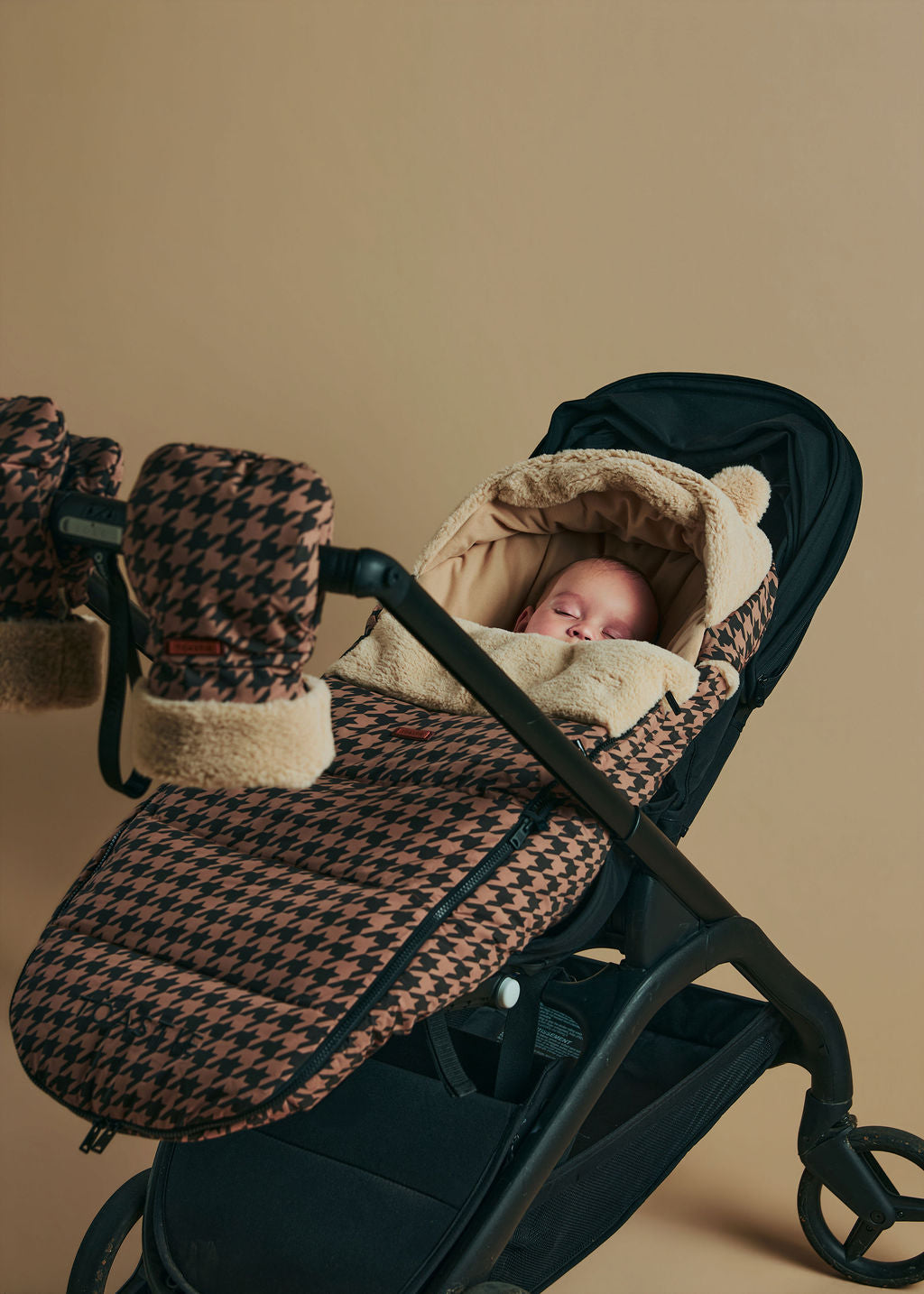 Pram Hand Warmers | Toffee Houndstooth