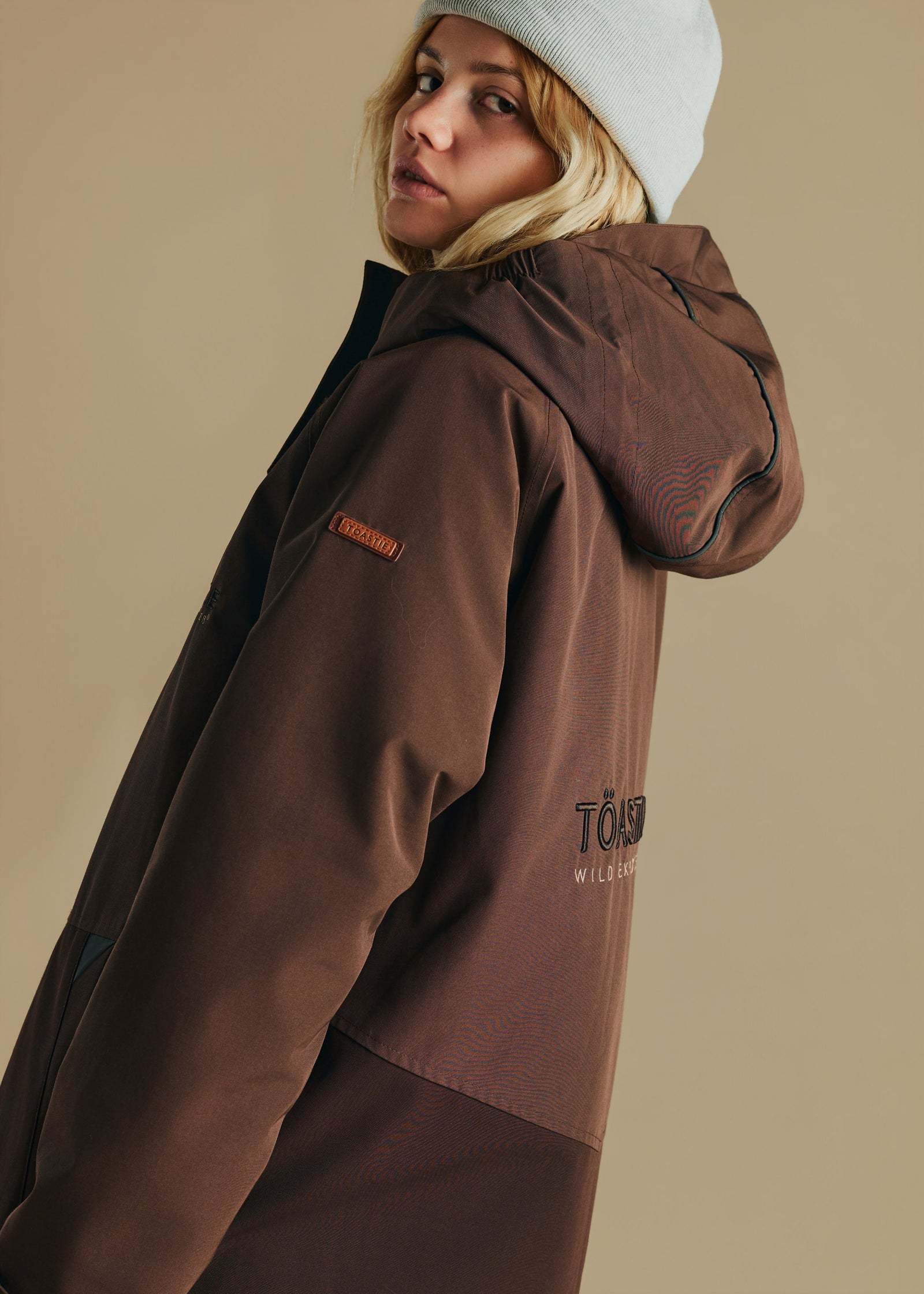 Adult Weatherproof Changing Robe | Truffle