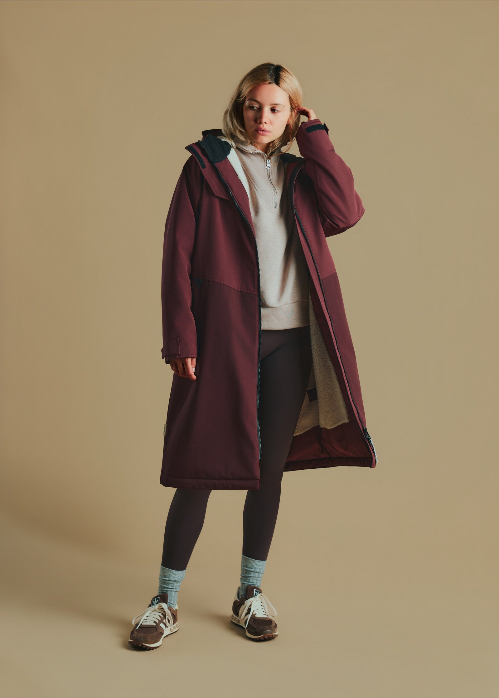 Adult Weatherproof Changing Robe | Black Cherry
