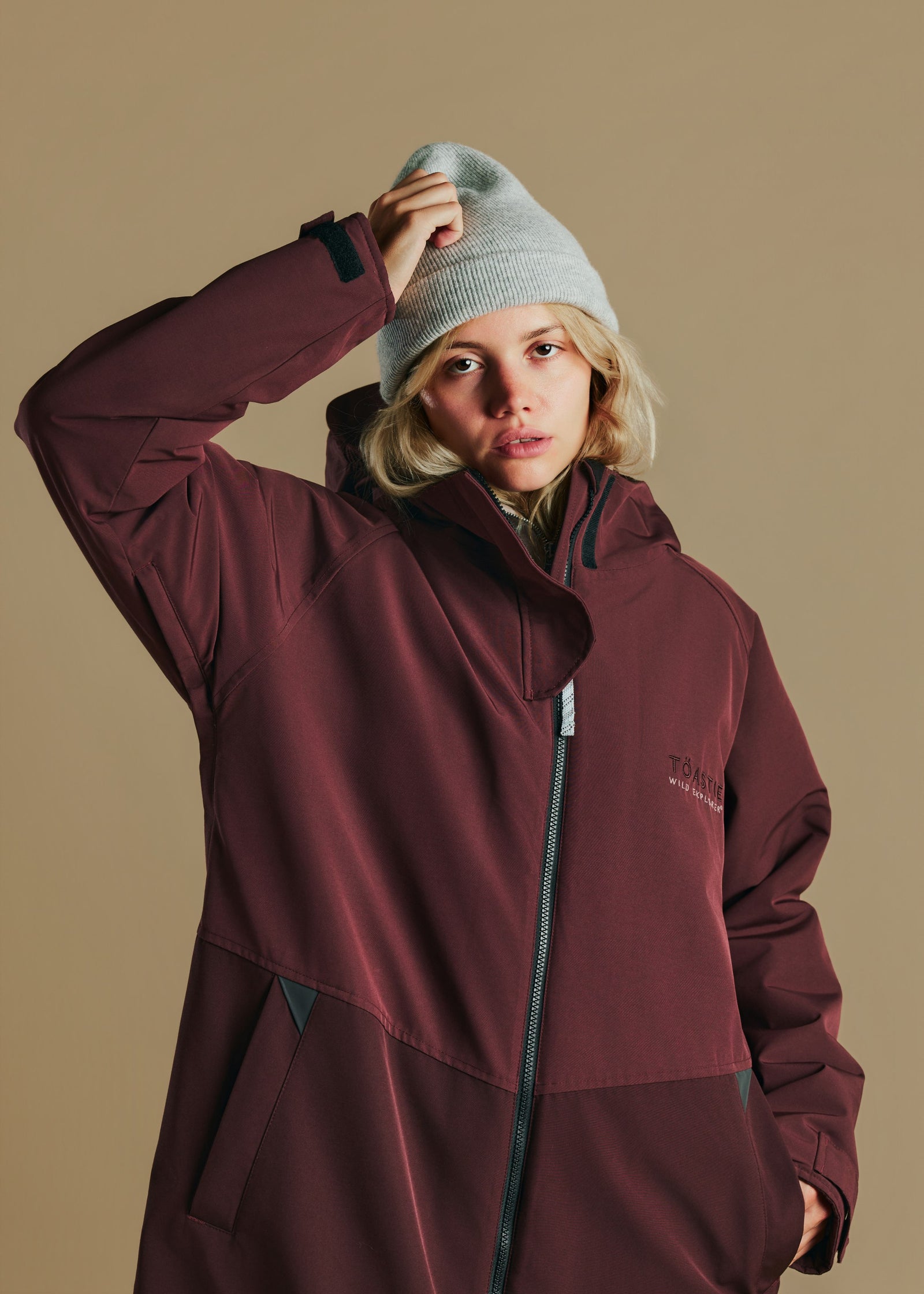Adult Weatherproof Changing Robe | Black Cherry
