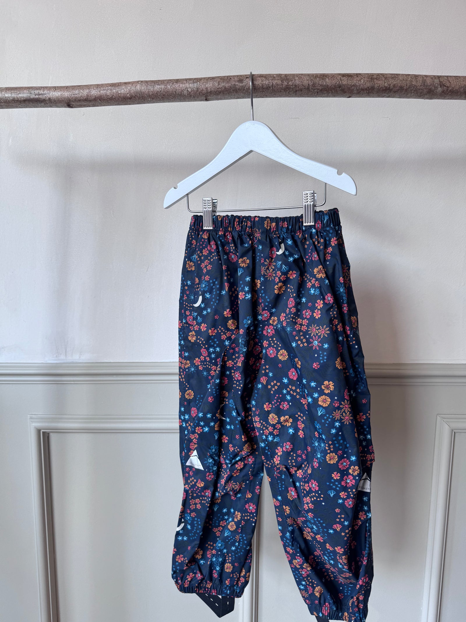 PRELOVED Waterproof Trousers | Midnight Floral (5-6 YRS)