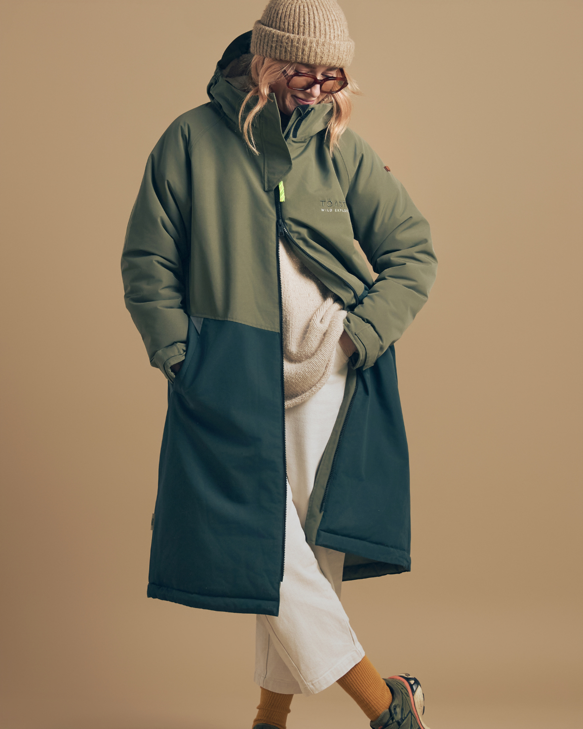 Adult Waterproof Changing Robe | Antique Olive