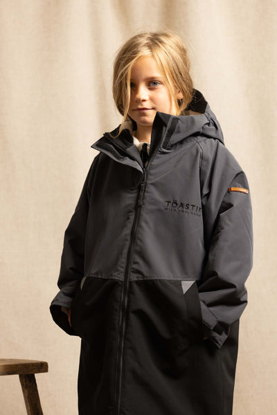 Kids Waterproof Changing Robe | Black