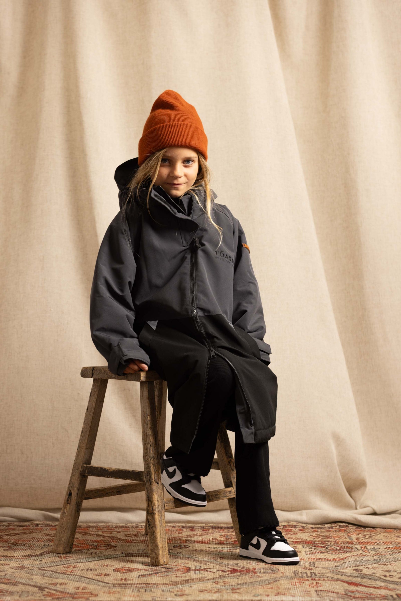 Kids Waterproof Changing Robe | Black